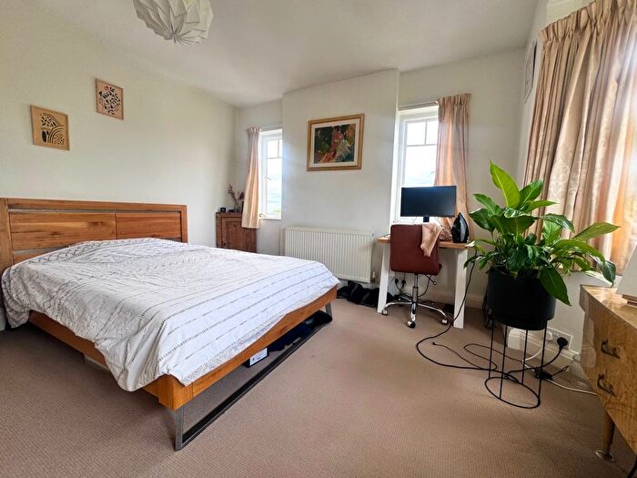 2 Bedroom Flat To Rent In Granville Road, London, N4