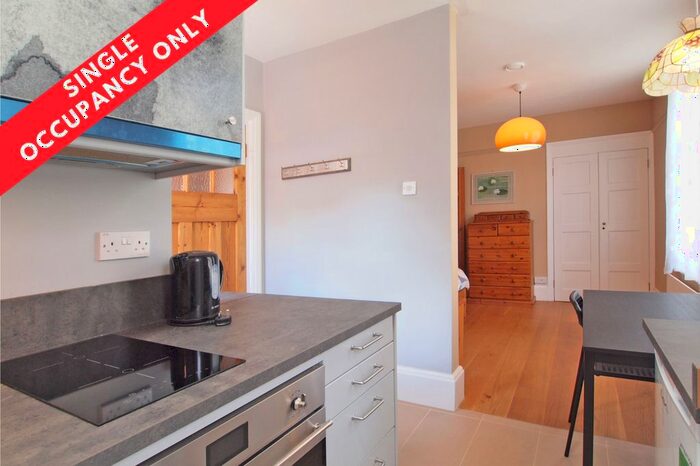 Studio To Rent In Downs Hill Road, Epsom, Surrey, KT18