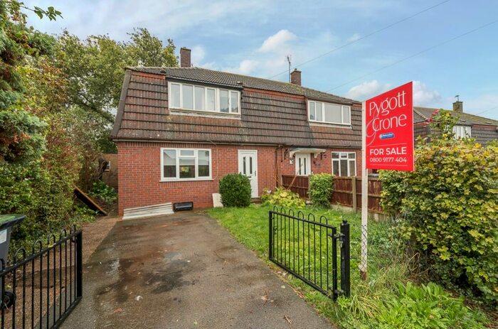 3 Bedroom Semi-Detached House For Sale In Highfields Rise, Metheringham, Lincoln, LN4