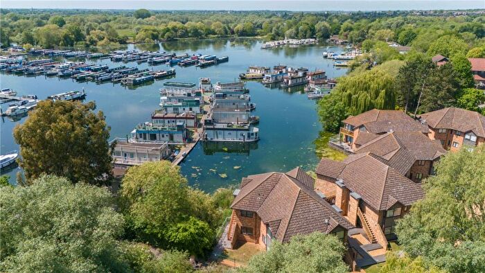 1 Bedroom Apartment For Sale In No. Eider Building, The Marina Apartments, Wyton, Huntingdon, PE28