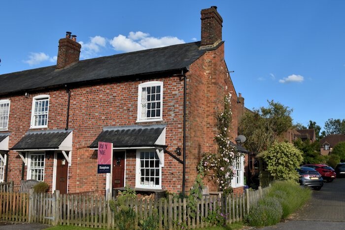 2 Bedroom End Of Terrace House For Sale In Chapel Road, Ford, HP17