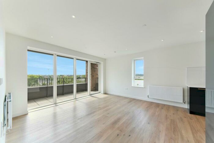 2 Bedroom Apartment To Rent In Blenheim Mansions, Alexandra Gate, London, N8