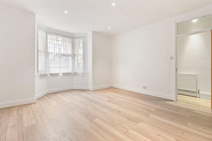 2 Bedroom Maisonette To Rent In Grosvenor Avenue, Highbury, N5