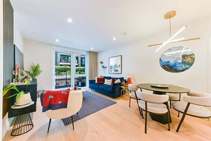 2 Bedroom Flat To Rent In Savoy House, Chelsea Creek, London, SW6