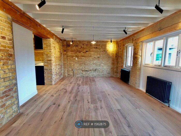 2 Bedroom Flat To Rent In Old Granary - Town Quay, London, IG11