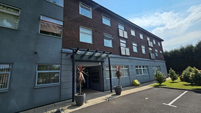 2 Bedroom Apartment To Rent In Leecrest House, Ardsley, S71