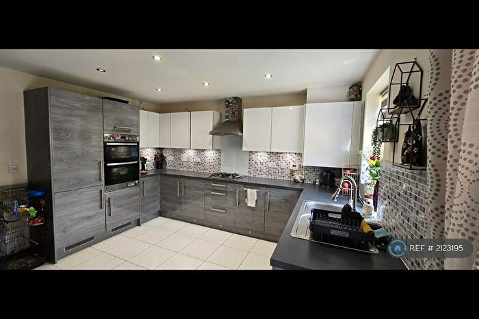 4 Bedroom Semi-Detached House To Rent In Jumelle Mews, High Wycombe, HP13