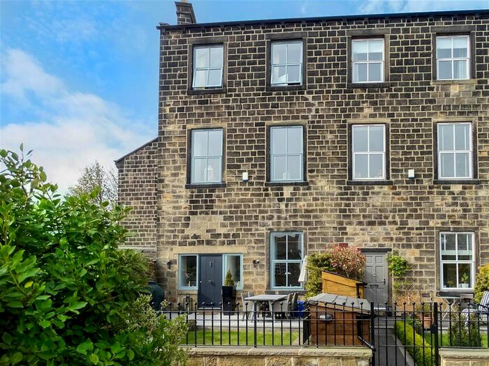 4 Bedroom Terraced House To Rent In Low Green, Rawdon, Leeds, LS19