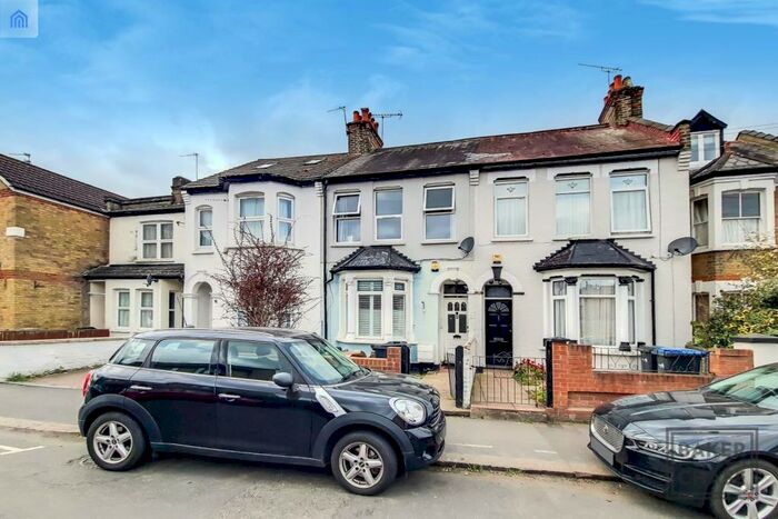 2 Bedroom Flat To Rent In Church Lane, London, N9