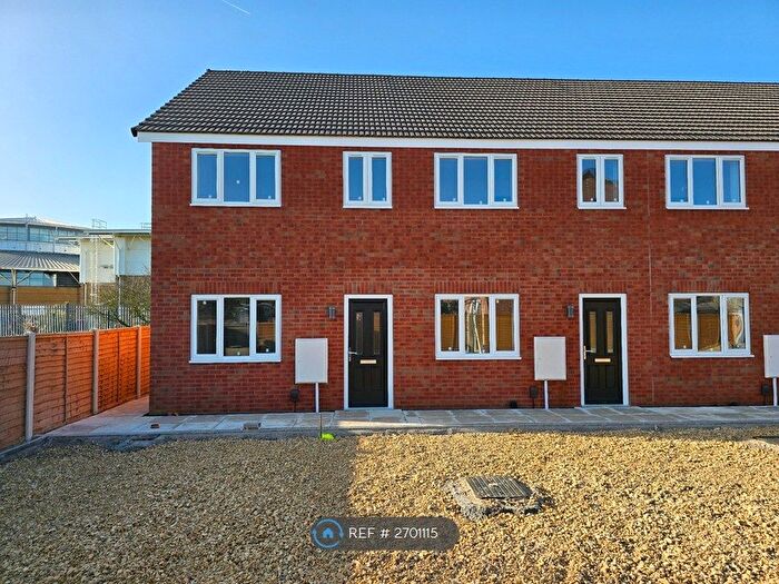 2 Bedroom Terraced House To Rent In Church Row, Grantham, NG31