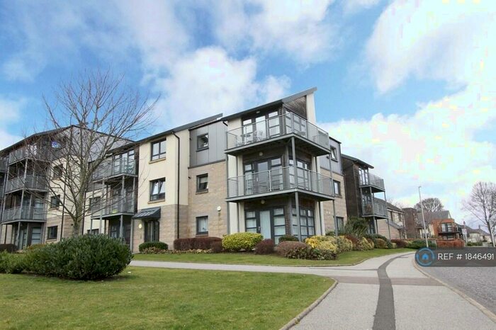 3 Bedroom Flat To Rent In Tailor Place, Aberdeen, AB24