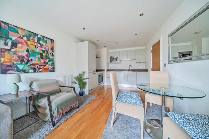 1 Bedroom Apartment For Sale In Seager Place, London, SE8