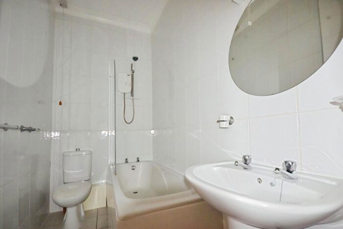 2 Bedroom Apartment To Rent In Union Street, Ryde, PO33