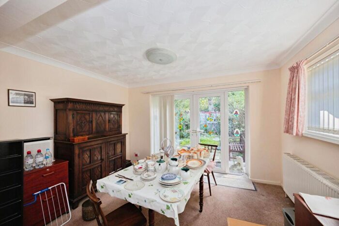 2 Bedroom Bungalow For Sale In Keats Close, Waterlooville, Hampshire, PO8