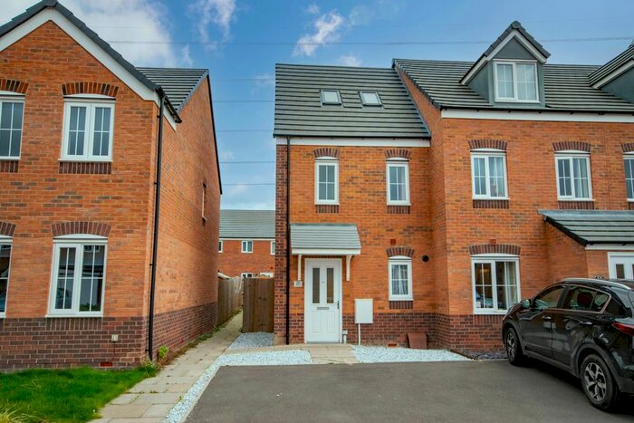 3 Bedroom End Of Terrace House For Sale In Lancer Road, Archery Fields SY1
