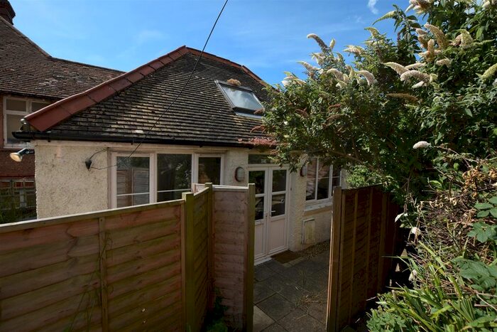 1 Bedroom Bungalow To Rent In De Cham Avenue, St. Leonards-On-Sea, TN37