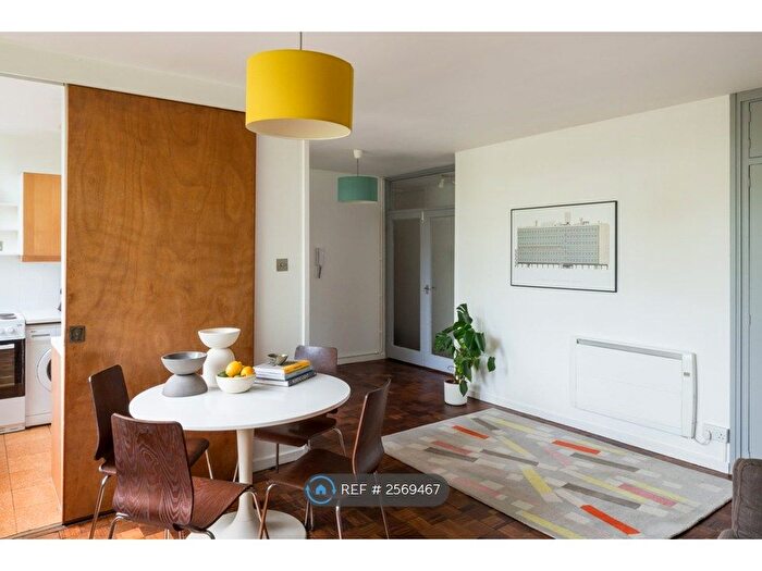 1 Bedroom Flat To Rent In Romney Court, London, NW3