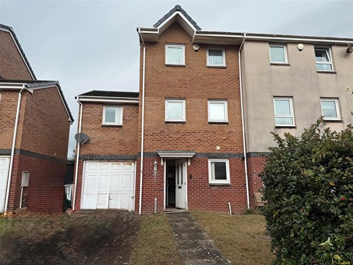 4 Bedroom Semi-Detached House For Sale In Pentre Doc Y Gogledd, Llanelli, SA15