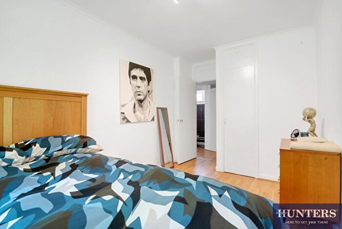 2 Bedroom Flat For Sale In Christchurch Avenue, Queens Park, London, NW6
