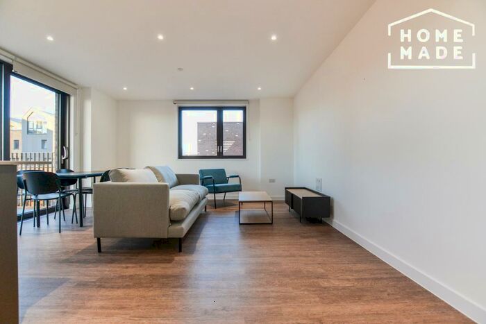 3 Bedroom Flat To Rent In Equipment Works, Walthamstow, E17