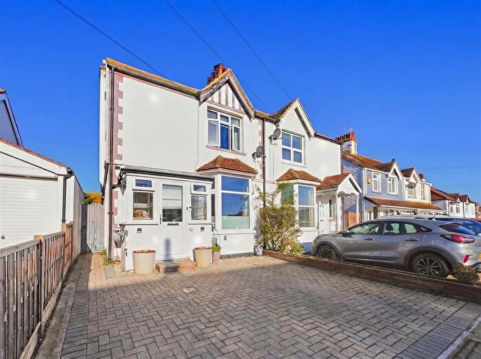 3 Bedroom Property For Sale In Holmscroft Road, Herne Bay, CT6