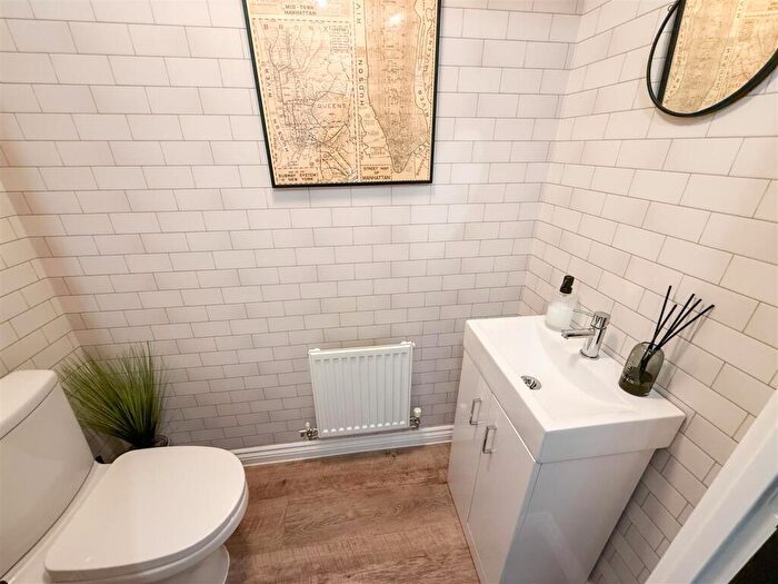 4 Bedroom Detached House For Sale In Bowes Gardens, Springwell Village., NE9