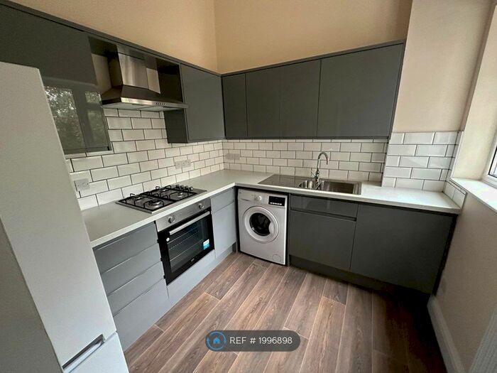 2 Bedroom Flat To Rent In Ground Floor, Bristol, BS8