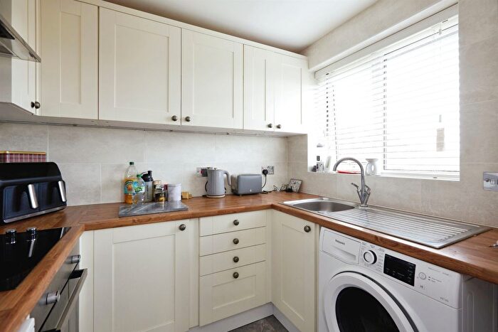 1 Bedroom Flat For Sale In Blackmore Road, Shaftesbury, SP7
