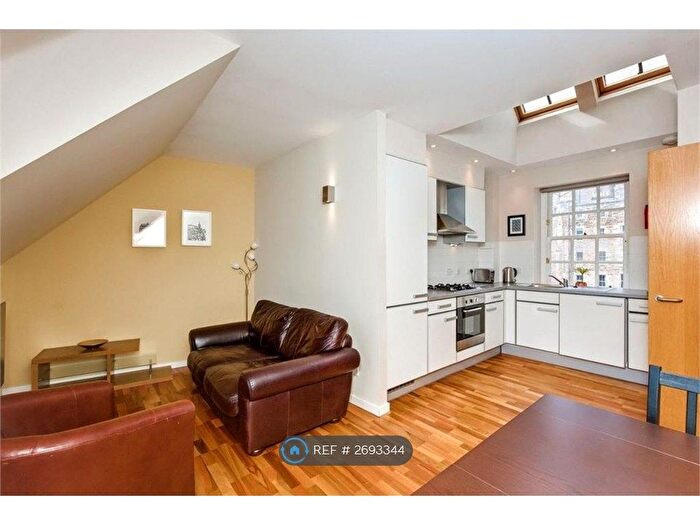 1 Bedroom Flat To Rent In Cowgatehead, Edinburgh, EH1