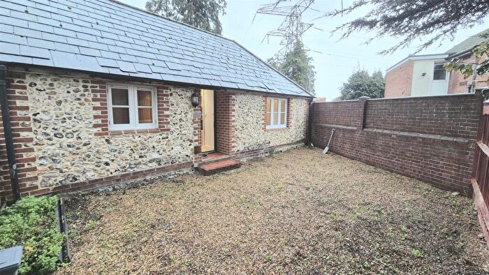 1 Bedroom Semi-Detached House To Rent In Medina Road, Cosham, PO6