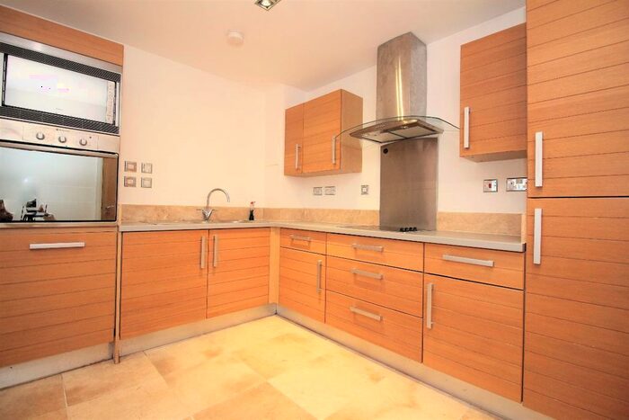 2 Bedroom Flat For Sale In City Tower, Limeharbour, London, E14