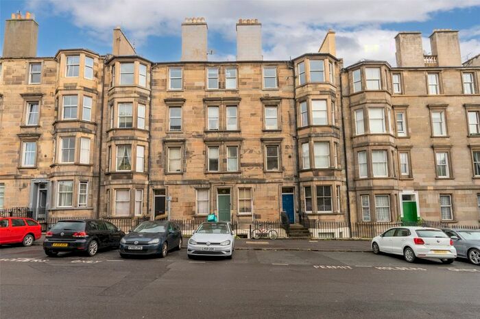 2 Bedroom Flat To Rent In Flat, Montgomery Street, Edinburgh, EH7