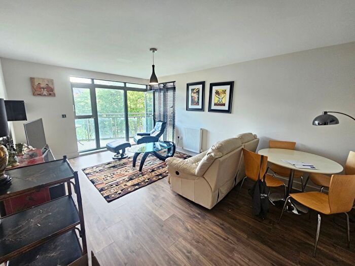 2 Bedroom Flat To Rent In Hart Street, Maidstone, ME16