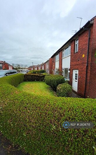 2 Bedroom Semi Detached House To Rent In Hawthorn Crescent, Oldham, OL2