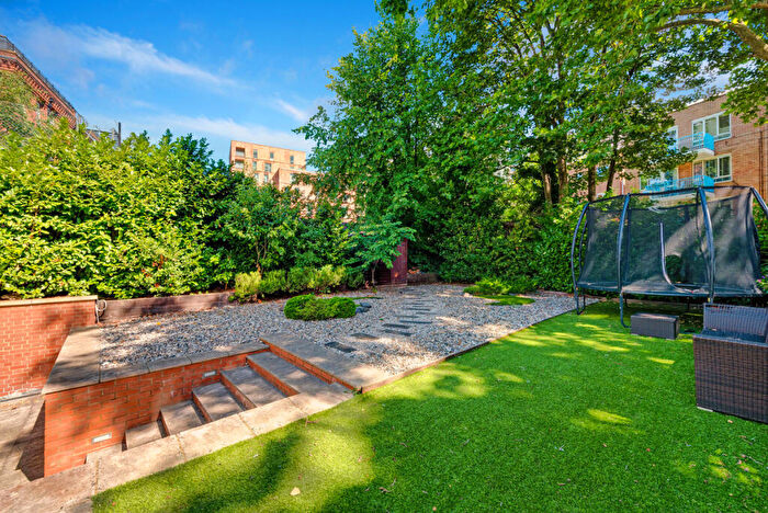 2 Bedroom Apartment For Sale In Haverstock Hill, London, NW3
