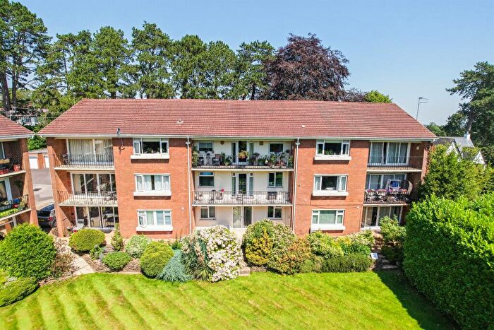 2 Bedroom Flat For Sale In Brooklea Park, Lisvane, Cardiff, CF14