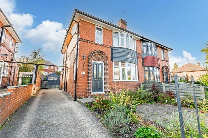 3 Bedroom Semi-Detached House For Sale In Big Barn Lane, Mansfield, NG18