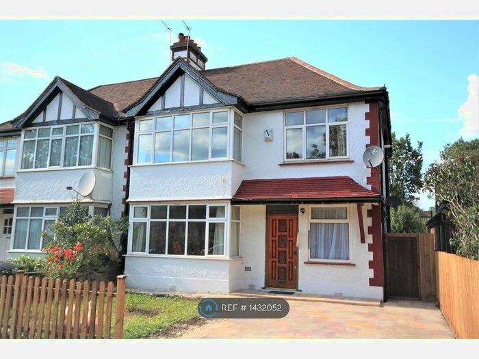 4 Bedroom Semi-Detached House To Rent In Beechcroft Gardens, Wembley Park, HA9