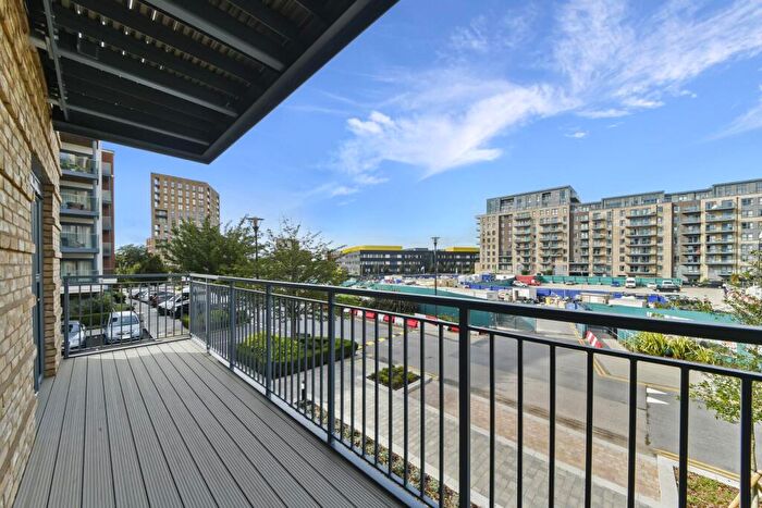 1 Bedroom Apartment For Sale In Farington House, Beaufort Park, NW9