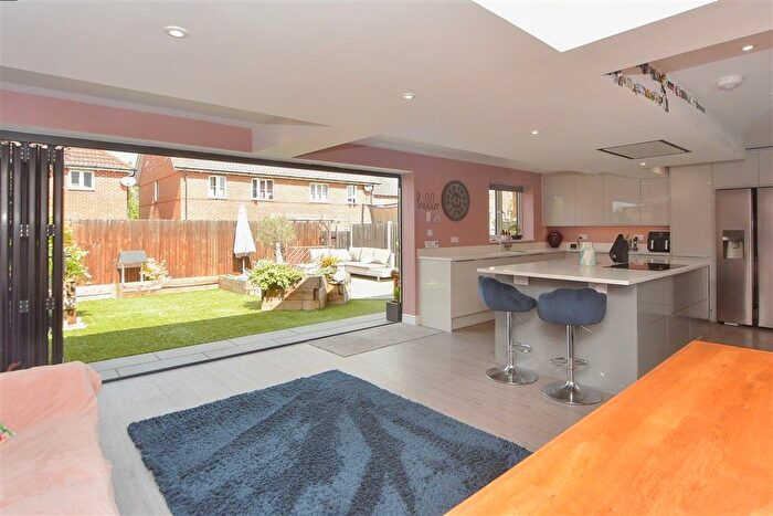 3 Bedroom Semi-Detached House For Sale In Ringlet Grove, Iwade, Sittingbourne, Kent, ME9