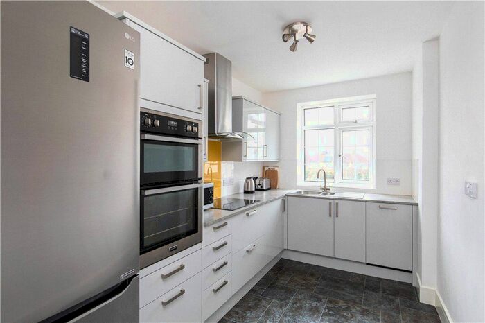 2 Bedroom Flat To Rent In St. James's Road, Croydon, CR0