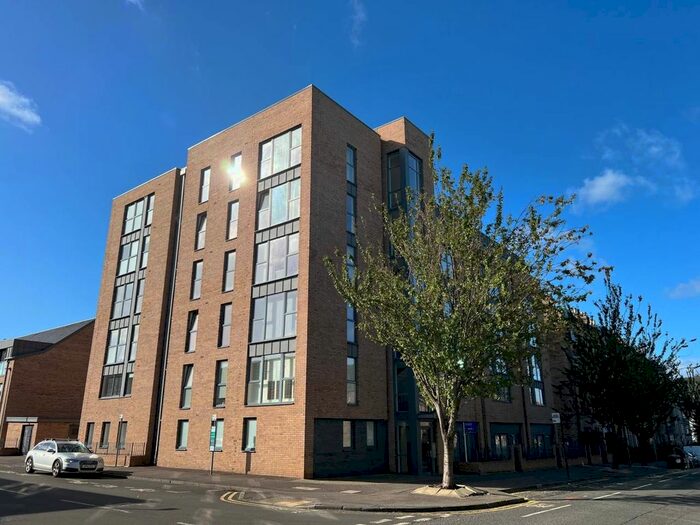2 Bedroom Flat To Rent In Mcdonald Road, Edinburgh, EH7