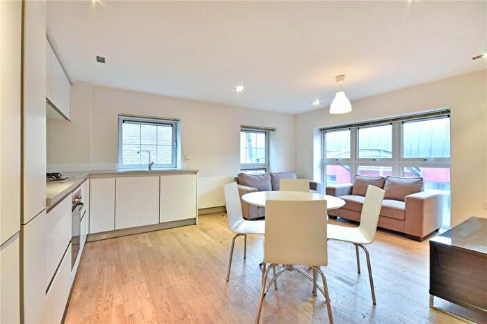 2 Bedroom Flat To Rent In Piano Lane, Stoke Newington, N16