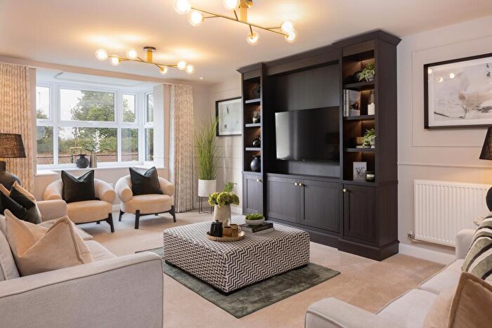 4 Bedroom Detached House For Sale In Crediton Road, Okehampton, EX20