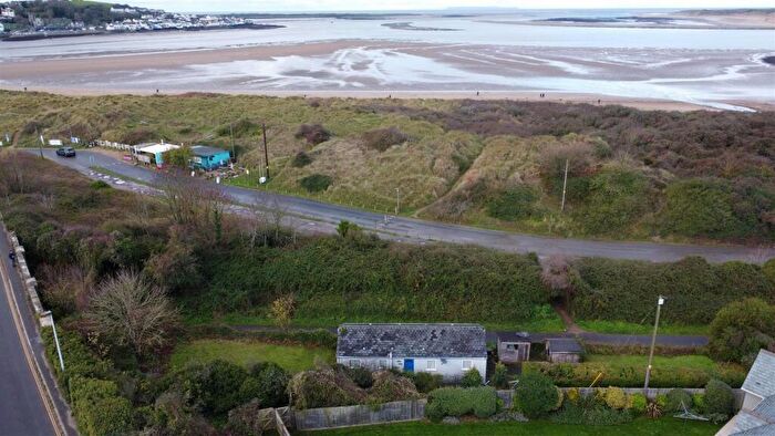 2 Bedroom Chalet For Sale In Sandhills, Instow, Bideford, EX39