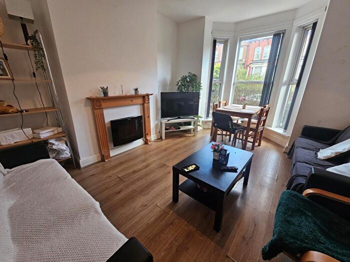 5 Bedroom House To Rent In Cardigan Road, Leeds, LS6