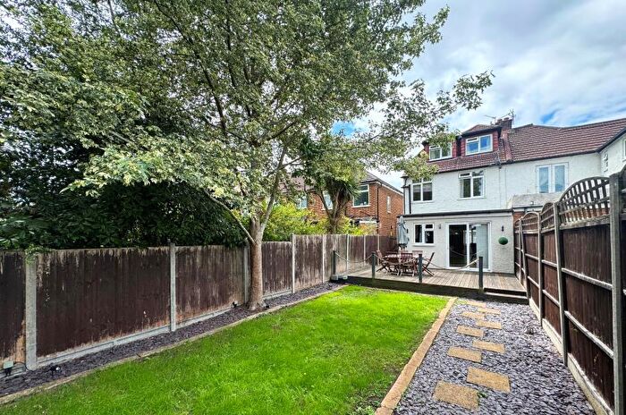 4 Bedroom Terraced House To Rent In Walton On Thames, Surrey, KT12