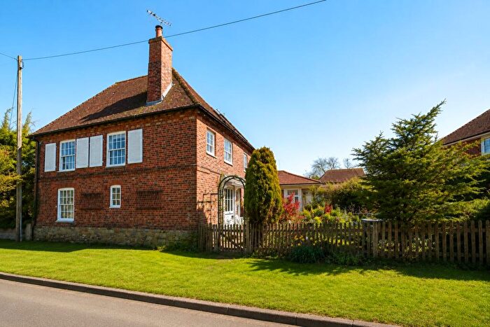3 Bedroom Semi-Detached House For Sale In Canterbury Road, Etchinghill, Folkestone, Kent, CT18