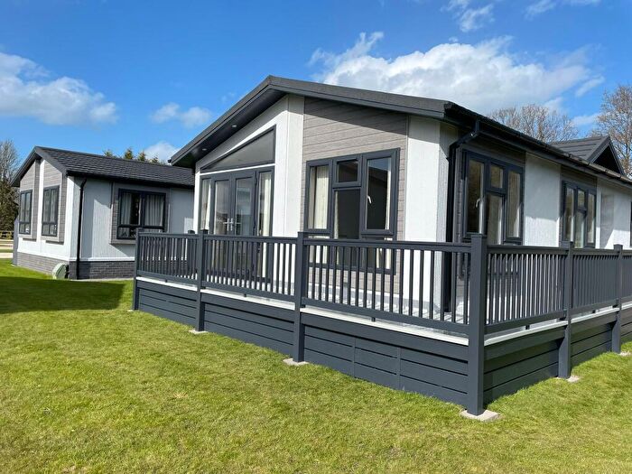 2 Bedroom Park Home For Sale In Gatenby, Northallerton, DL7