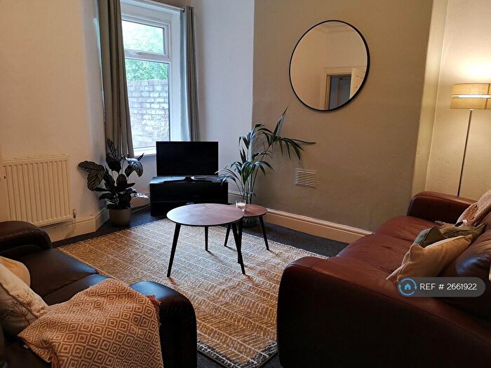 4 Bedroom Terraced House To Rent In Richmond Road, Manchester, M14